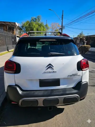 Auto Citroen C3 Aircross SUV blanco moderno - miniatura 2