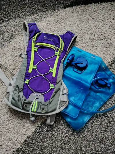 Mochila de hidratación morada - miniatura 1