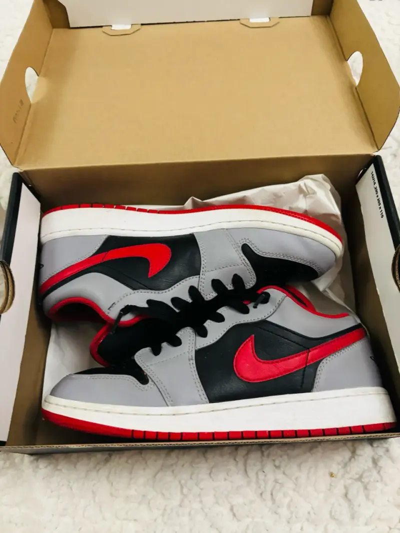 Zapatillas Jordan retro 1 talla 38 - 1