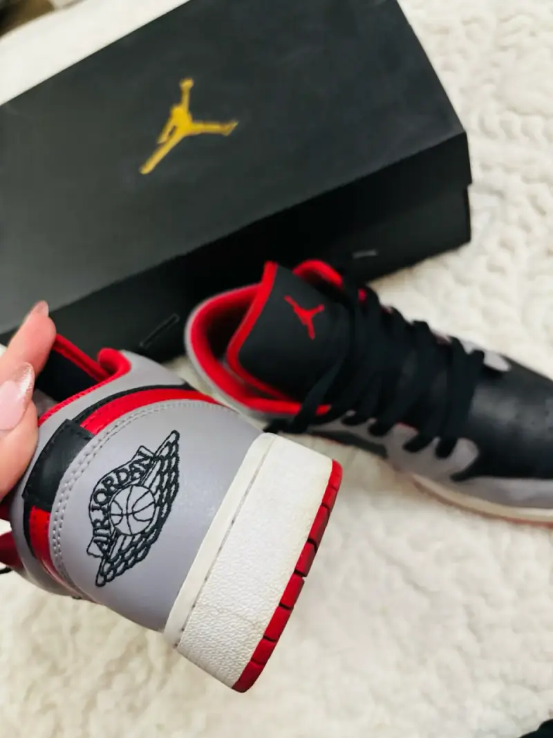 Zapatillas Jordan retro 1 talla 38 - 2