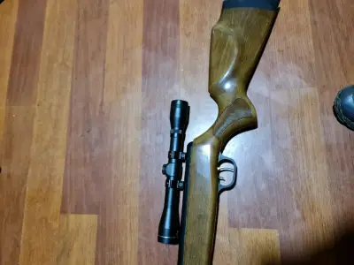 Rifle de aire comprimido con mira - miniatura 2