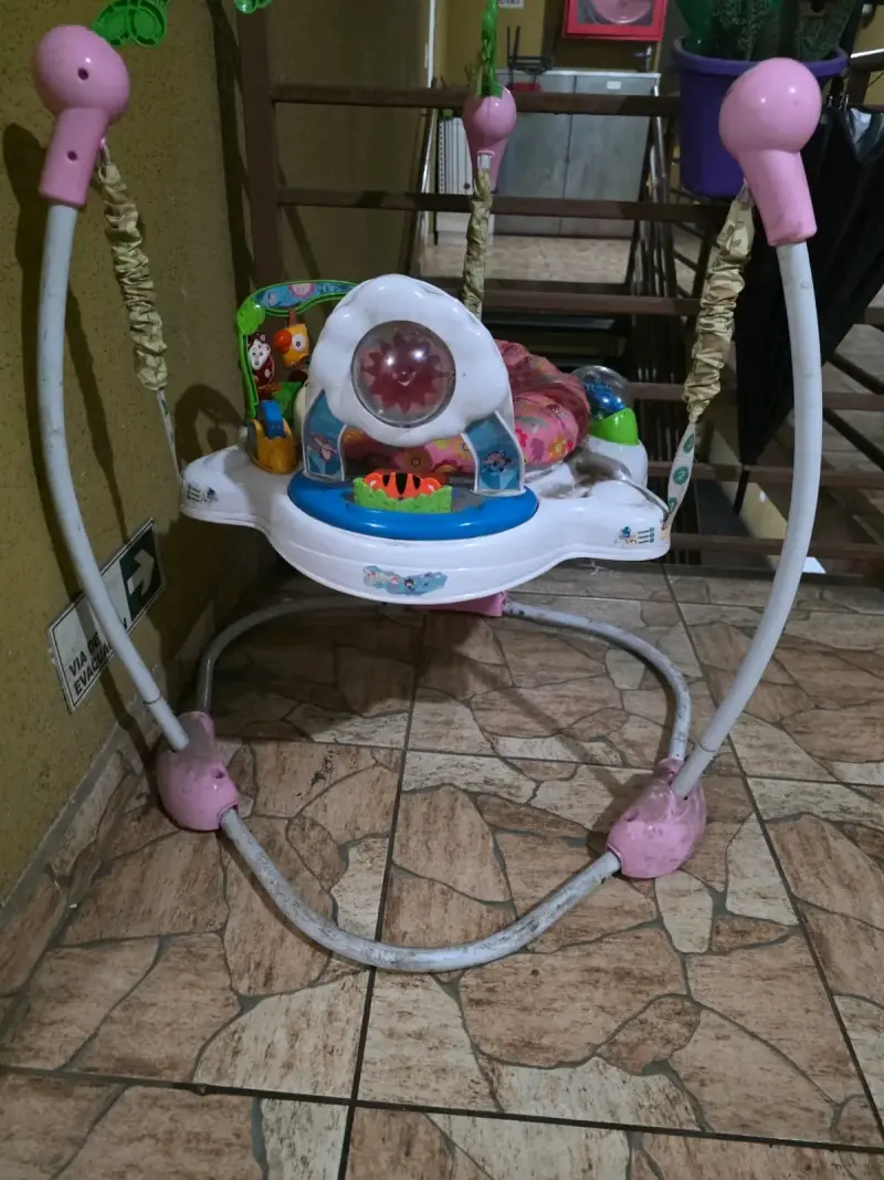Saltador infantil con juegos - 2