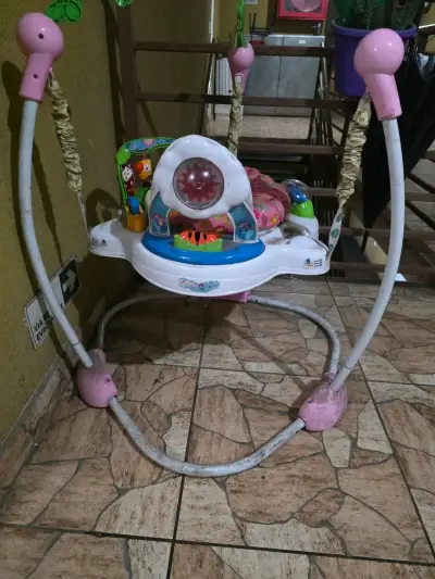 Saltador infantil con juegos - miniatura 2