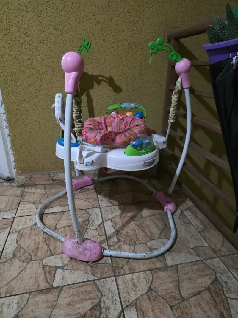 Saltador infantil con juegos - 3