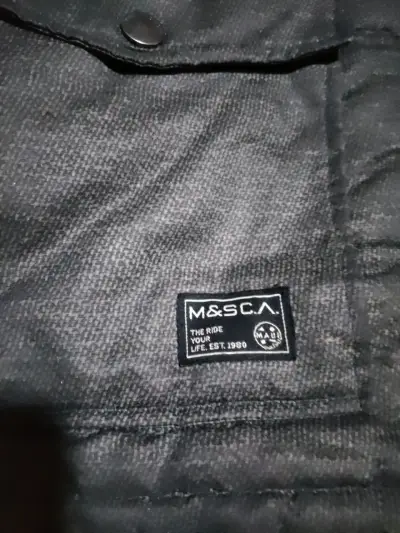 Parka negra con capucha - miniatura 2