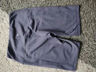 Shorts deportivos mujer gris - miniatura 3