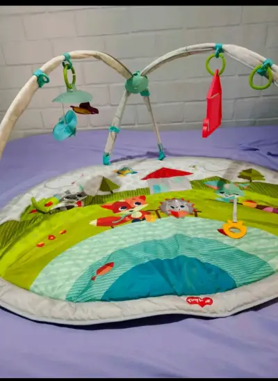 Gimnasio de bebé Tiny Love - miniatura 2