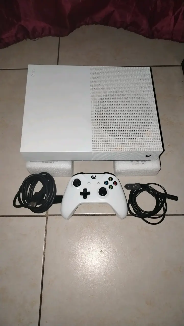 Xbox One S All Digital 1 TB - 2