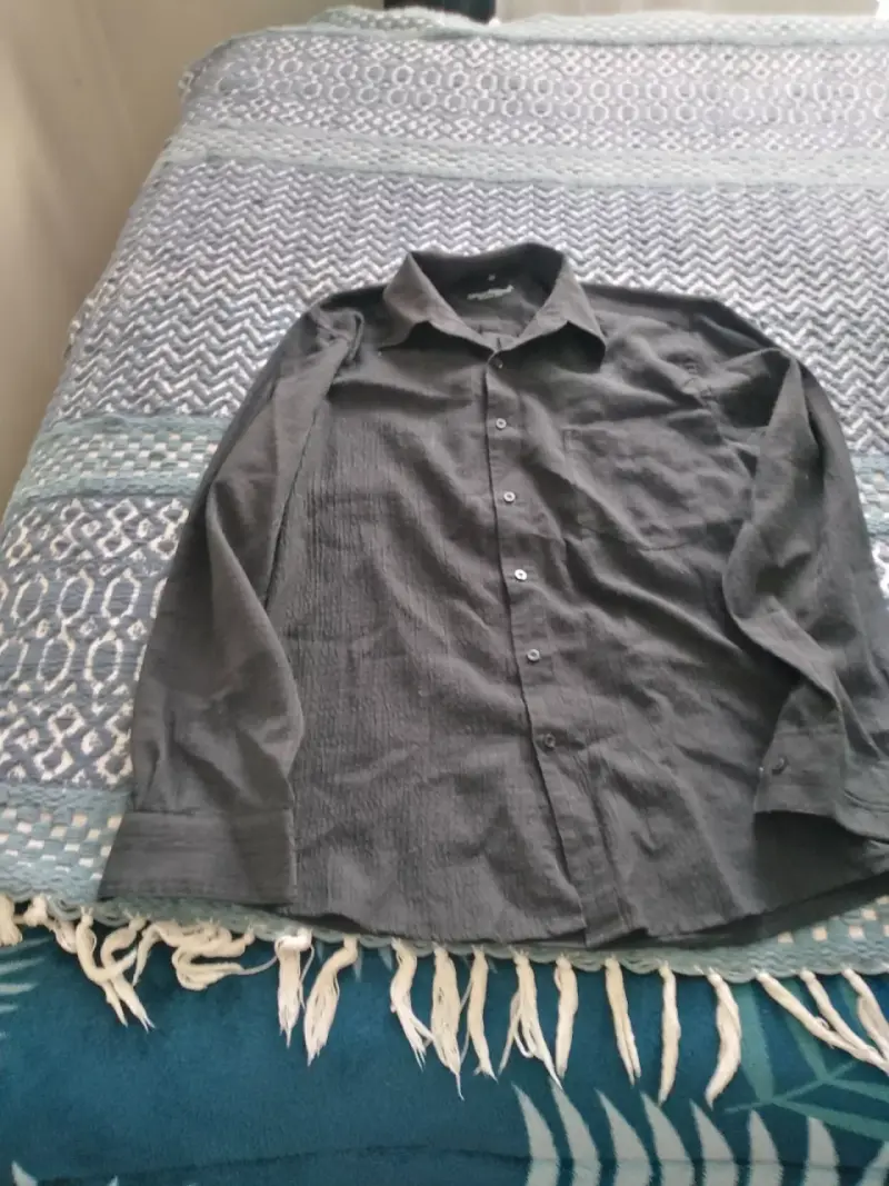 Camisa negra de hombre