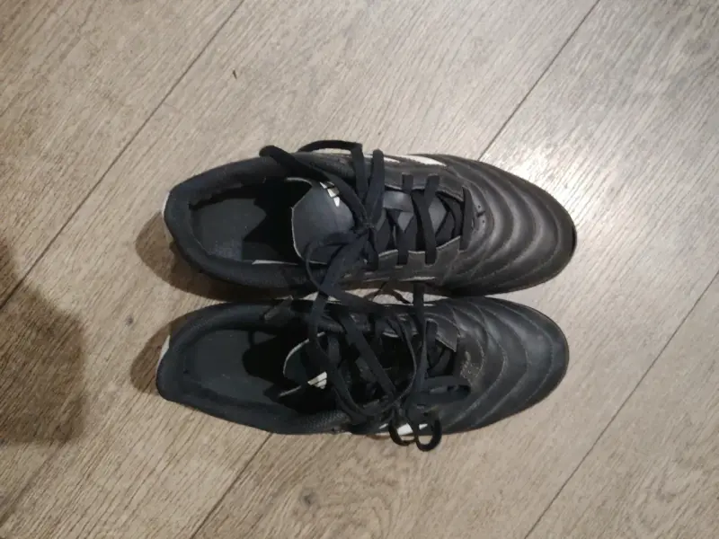 Zapatillas deportivas negras usadas - 1