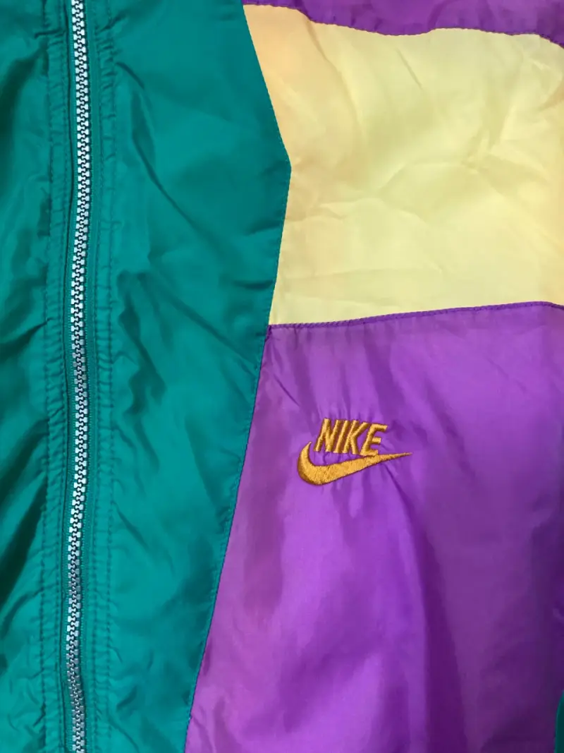 Chaqueta deportiva Nike retro colorida - 2