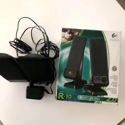 Parlantes Logitech R-10 con caja - miniatura 1