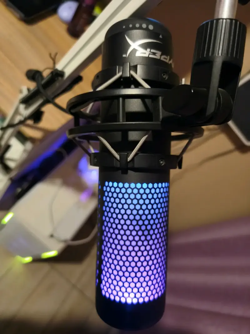 Micrófono con luz LED RGB - 1