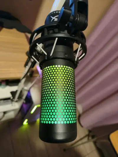 Micrófono con luz LED RGB - miniatura 4