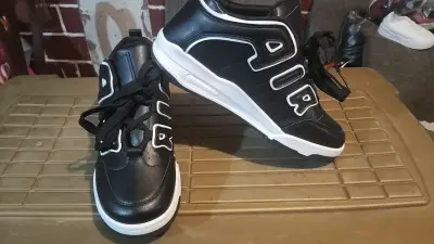 Zapatillas deportivas diferentes tallas - miniatura 2