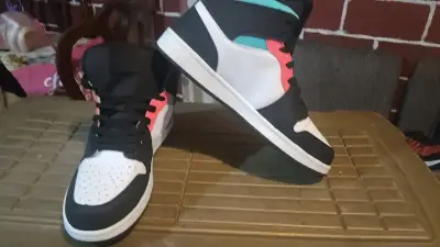 Zapatillas deportivas diferentes tallas - miniatura 3