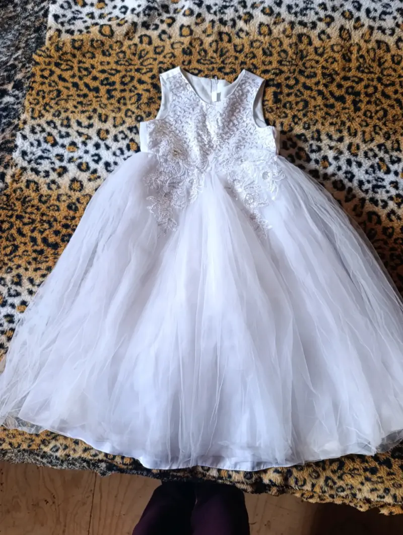 Vestido de niña blanco elegante - 2