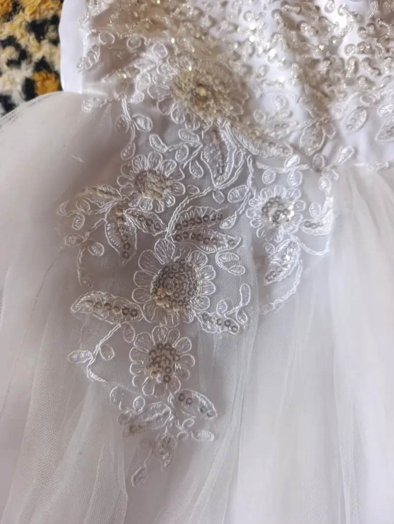 Vestido de niña blanco elegante - 5