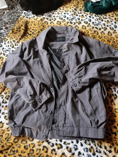 Chaqueta gris estilo casual - miniatura 1