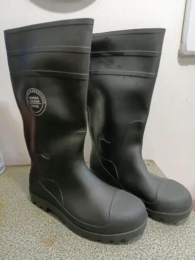 Botas de agua negras - miniatura 1