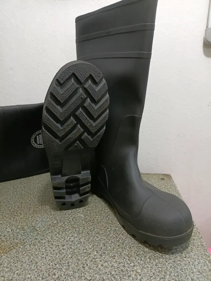 Botas de agua negras - 2