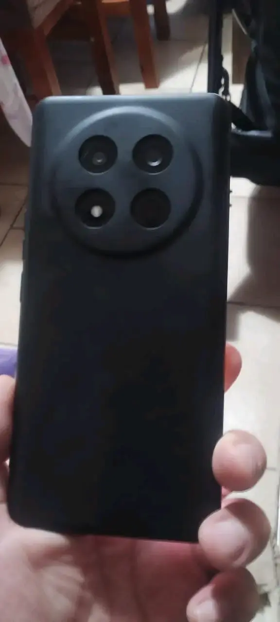 Cubierta trasera para celular negra - 1
