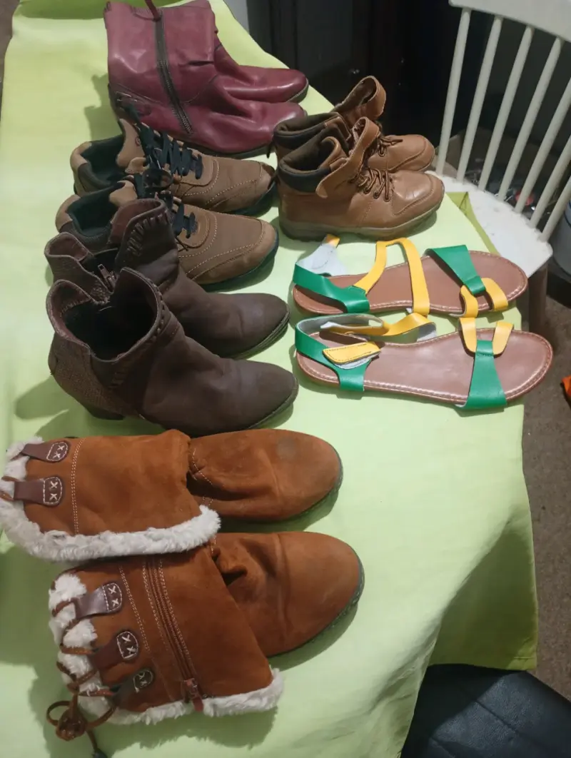 Lote de zapatos variados