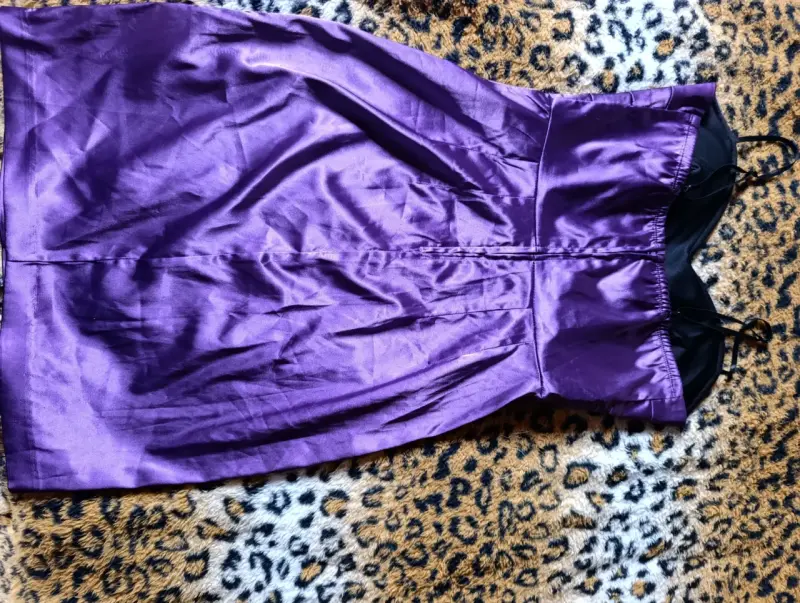 Vestido morado elegante con lazo - 2