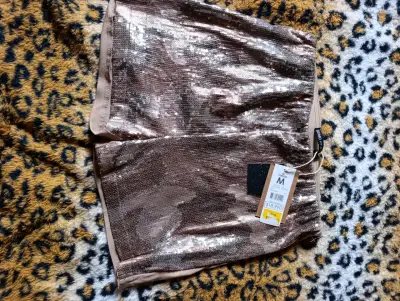 Shorts dorados con lentejuelas - miniatura 1
