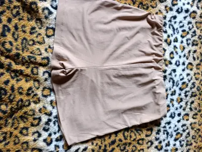 Shorts dorados con lentejuelas - miniatura 2