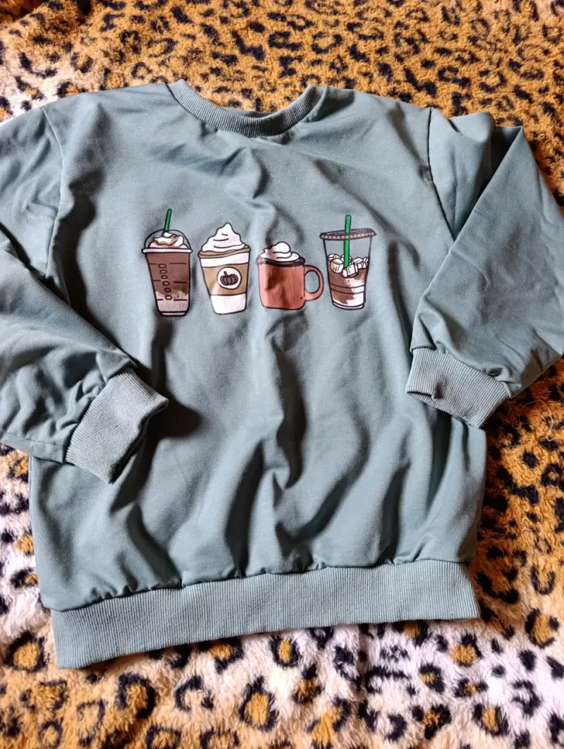 Polerón verde con estampado café