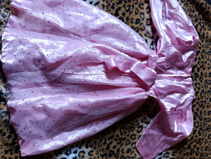 Vestido rosa con lentejuelas - 2