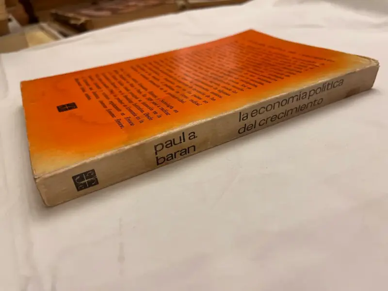 Libro La economía política del crecimiento - 3