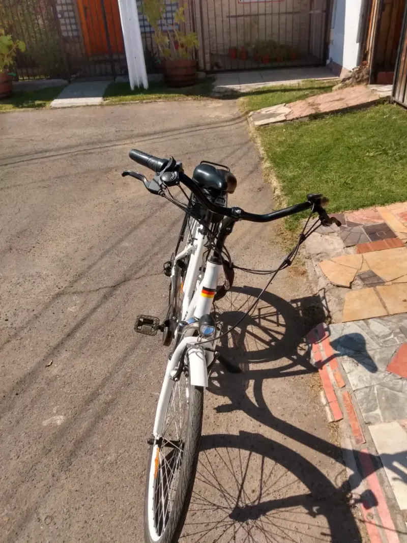 Bicicleta eléctrica Volmark blanca - 4