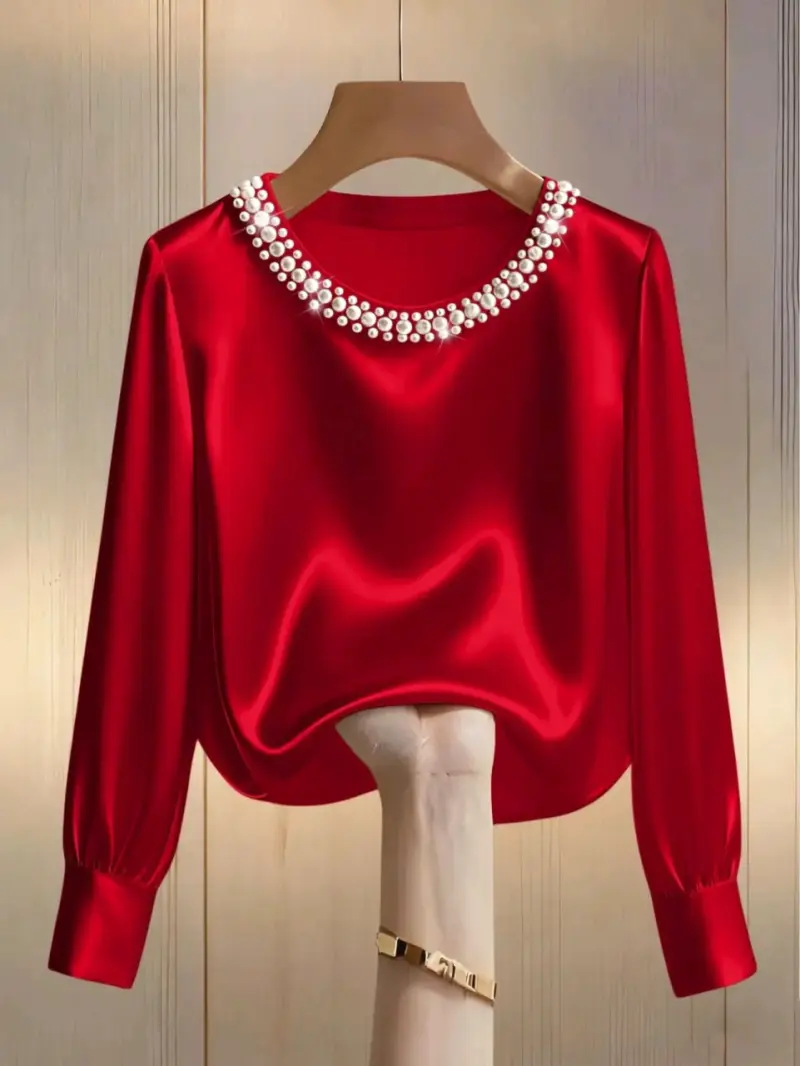 Blusa roja con perlas
