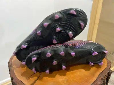 Botines de fútbol negros Puma - miniatura 2