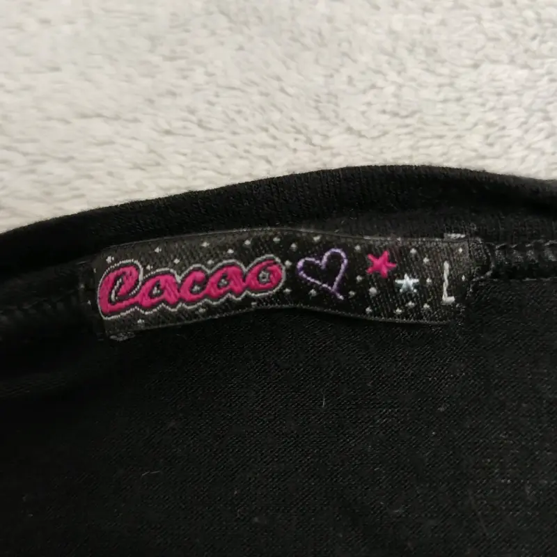 Polera negra con texto 'POWER' - 3