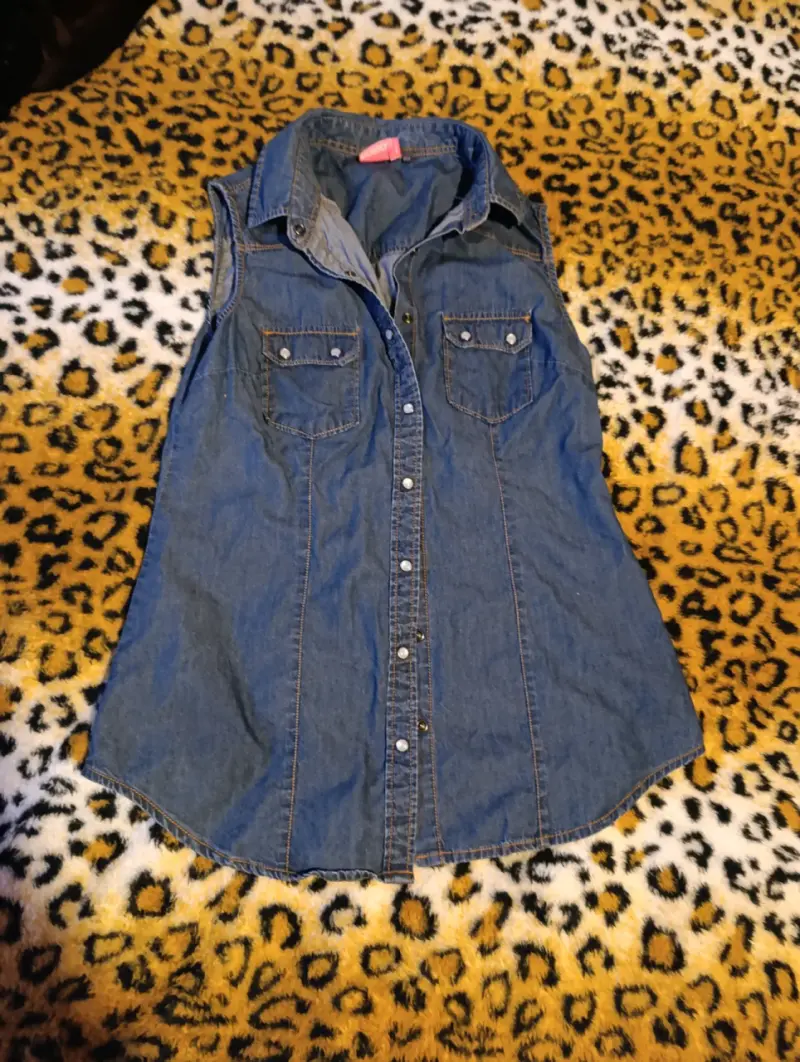 Blusa de mezclilla sin mangas - 1