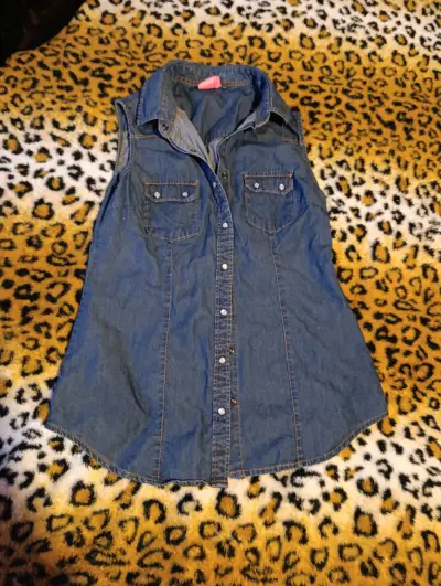Blusa de mezclilla sin mangas - miniatura 1