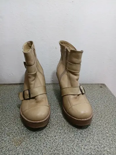 Botines beige con plataforma - miniatura 2