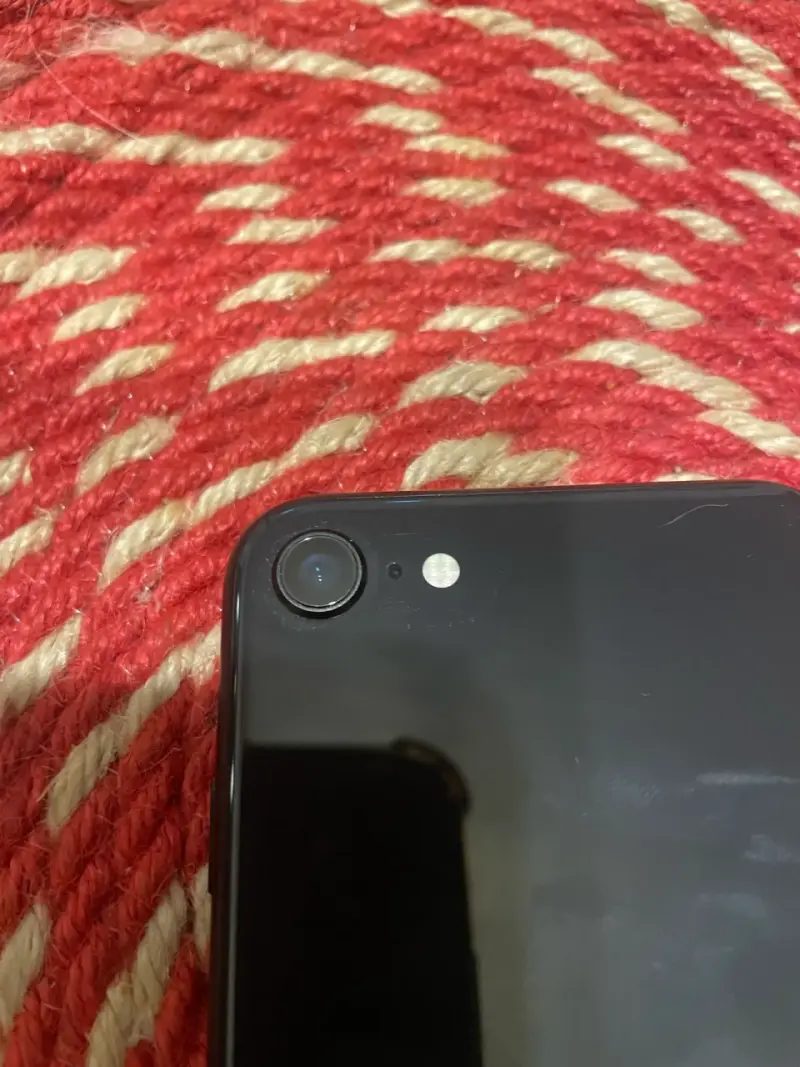 iPhone 7 en buen estado 86% batería - 4