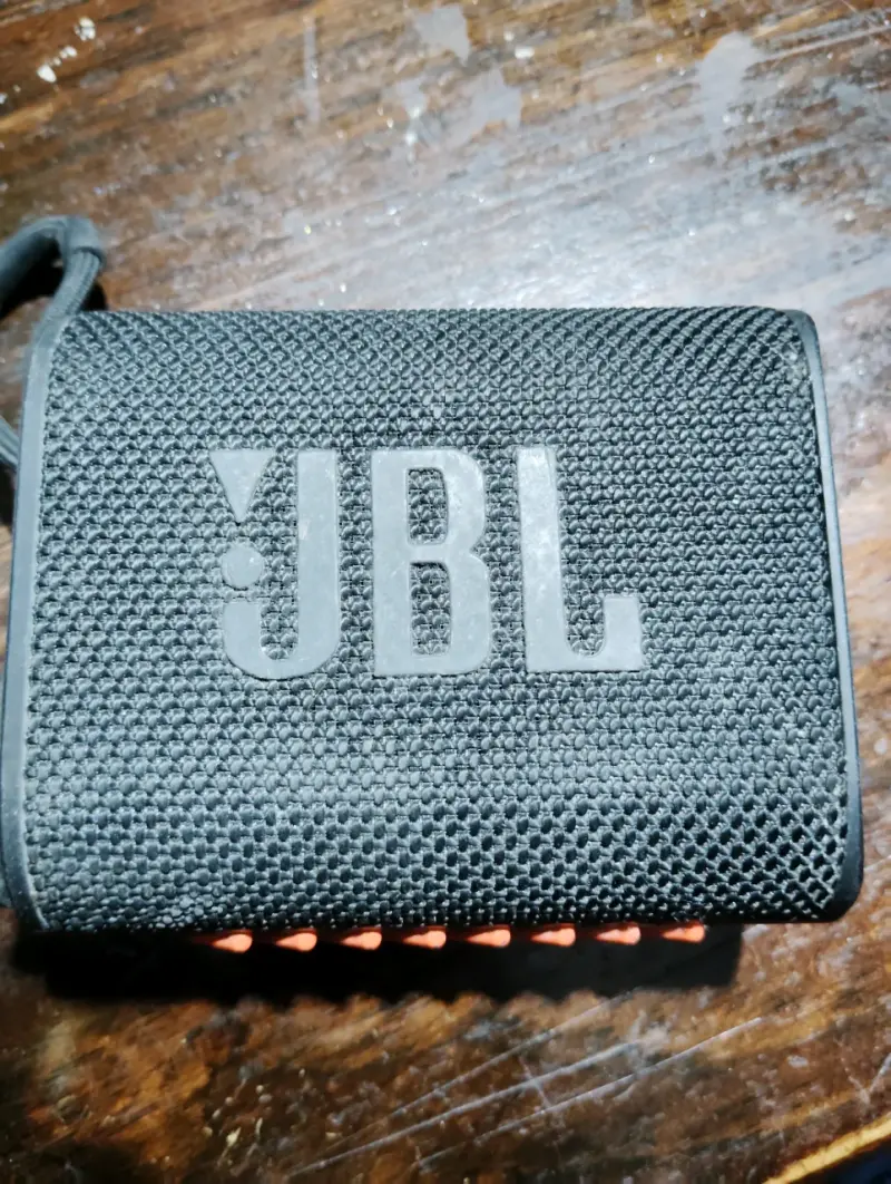 Parlante portátil JBL negro - 1