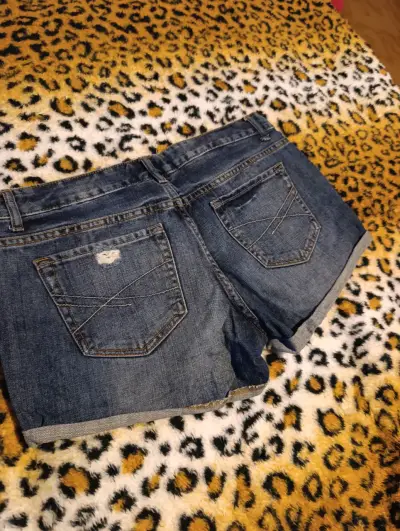 Shorts de mezclilla azul - miniatura 3