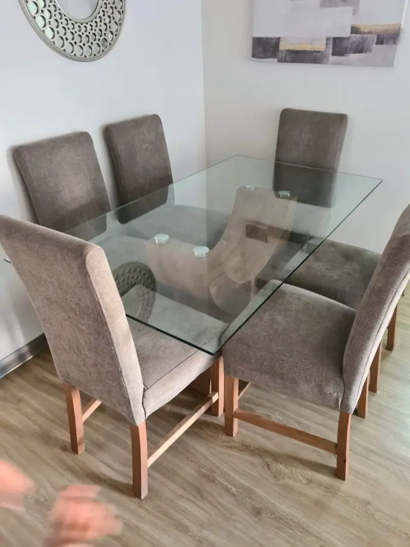 Comedor con 6 sillas madera y vidrio - 2