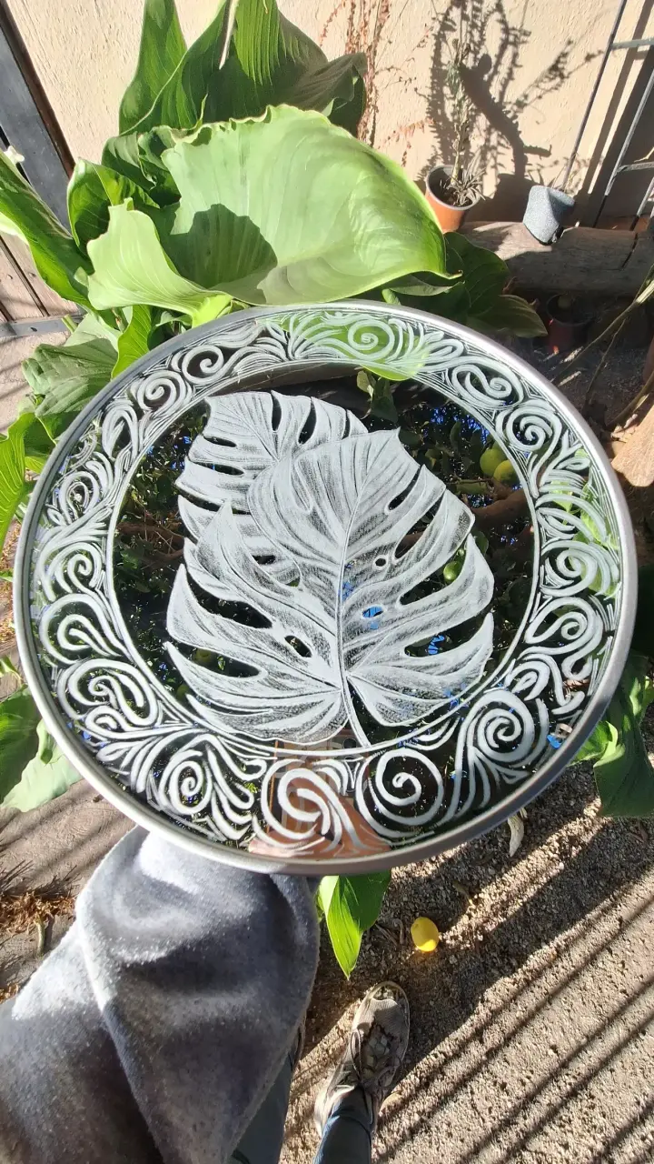 Espejo  decorativo con diseño hojas - 1