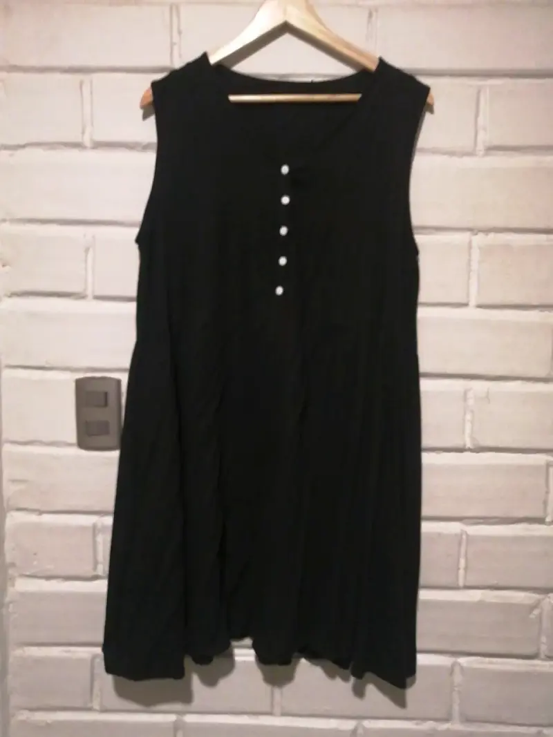 Vestido de lino negro sin mangas