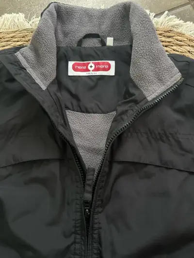 Chaqueta negra niño 10 años - miniatura 4