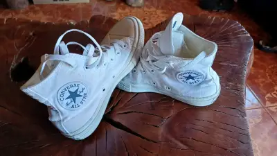 Zapatillas Converse blancas usadas - miniatura 1