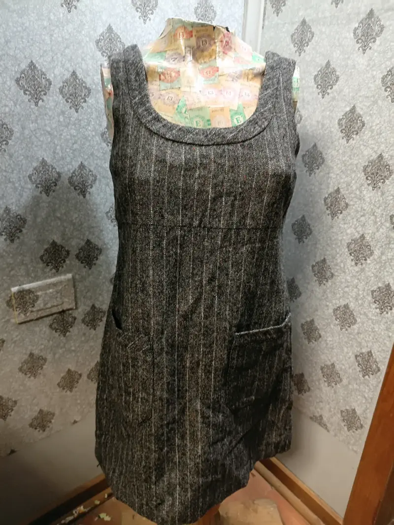 Vestido gris a rayas - 1