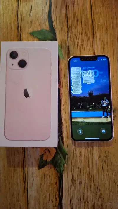 iPhone 13 mini  color rosado con caja - miniatura 3